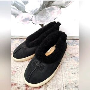 UGG Women's Black Sherpa slip ons